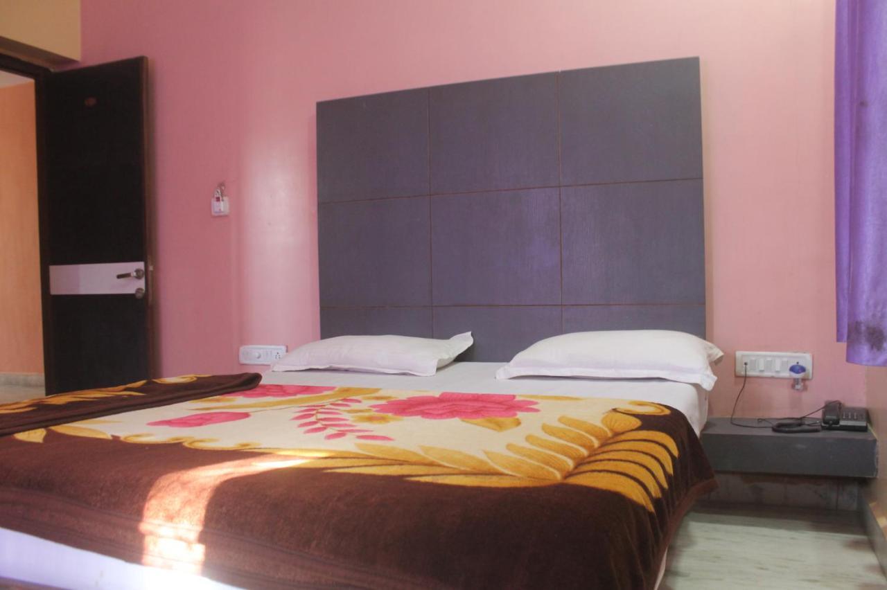 Cozy Room On Neelkanth Road Mount Abu Bagian luar foto